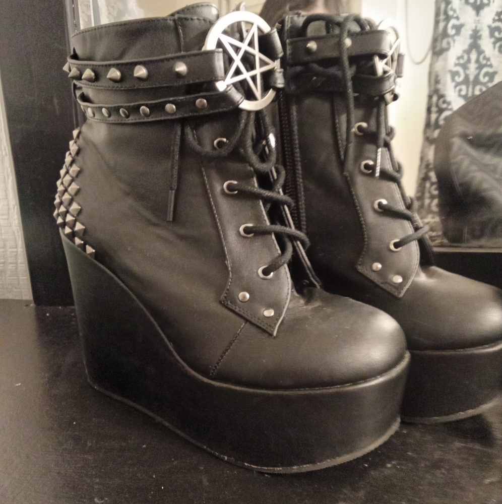 Demonia boots